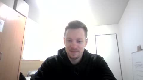 pommesmiteiscreme online show from February 8, 3:19 am