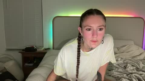 PoppyQuinn online show from April 2, 2:08 am