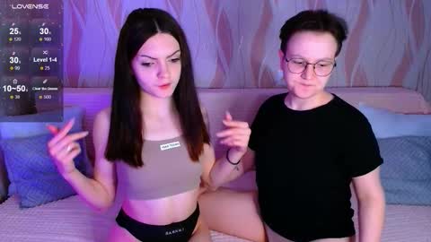 Ana and Tati online show from March 1, 8:13 pm