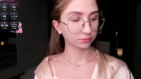 Elizabeth online show from November 18, 7:17 pm