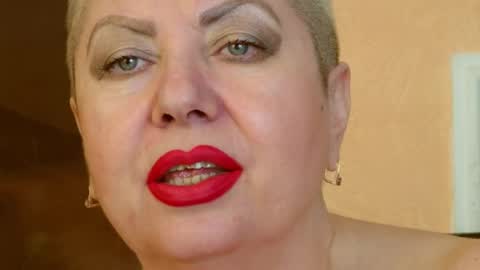 LADY POSH online show from February 12, 4:54 am