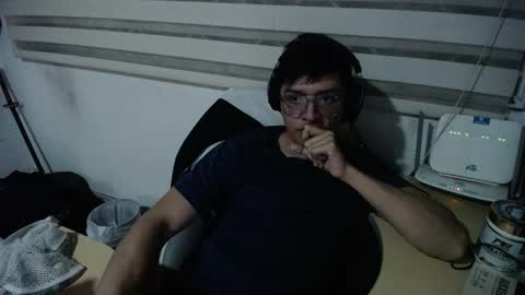 powerfulzeus2 online show from December 23, 4:40 am