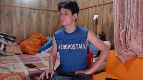 Snapshot of powertwinky chatting on February 5, 1:58 am chris independent  online show from February 5, 1:58 am