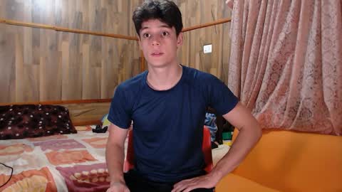 Snapshot of powertwinky chatting on January 7, 11:56 pm chris independent  online show from January 7, 11:56 pm