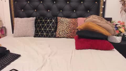 Ailyn online show from May 21, 5:36 am