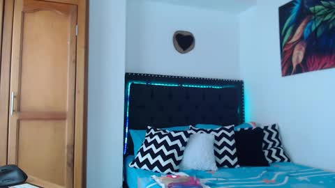 ---- online show from February 6, 4:21 pm