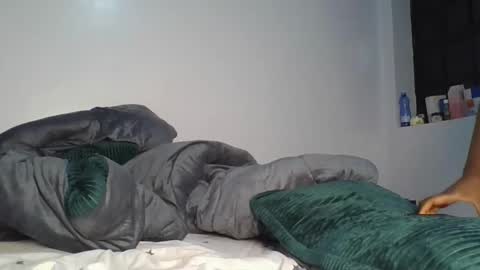 Pretty online show from March 24, 5:41 pm