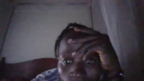 pretty_betty_ online show from March 12, 6:43 pm