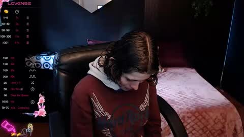 pretty_cristal22 online show from March 13, 12:41 pm