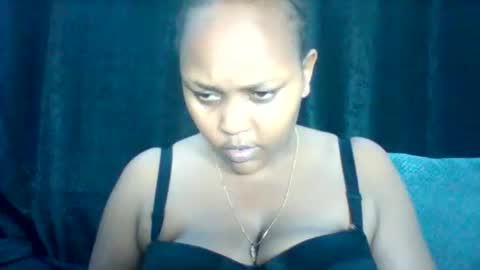 pretty_dee1 online show from May 11, 4:04 pm