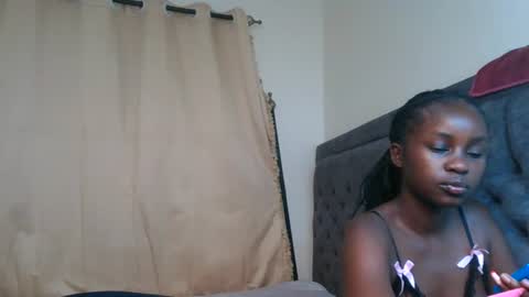 pretty_empress online show from August 2, 7:26 pm
