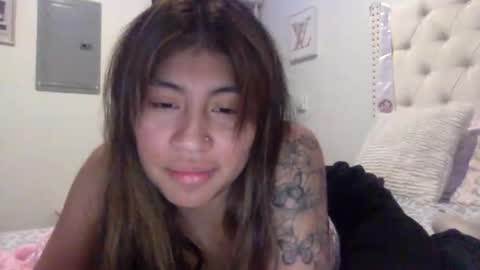 pretty_girl828687 online show from April 14, 5:22 am