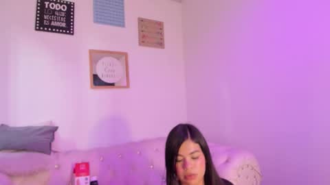 pretty online show from February 7, 12:30 pm