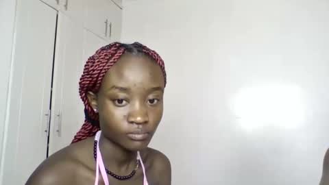 pretty luv1 online show from December 22, 7:59 am