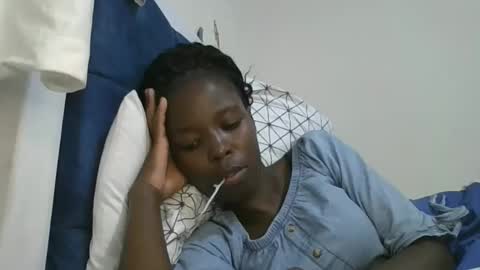 pretty_petite_ebony online show from January 10, 3:56 am