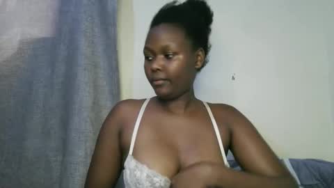 pretty_shanz online show from October 16, 10:37 am