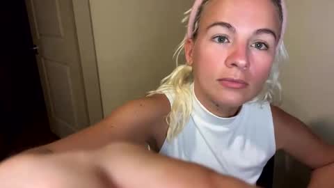 Missy  Jack online show from November 9, 11:40 pm