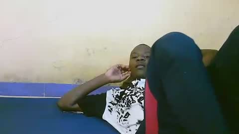 Snapshot of prettyboyz10 chatting on October 15, 10:27 am prettyboyz10 online show from October 15, 10:27 am