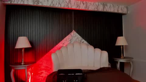 Snapshot of prettybullet chatting on February 19, 12:11 pm     GTM-5         online show from February 19, 12:11 pm