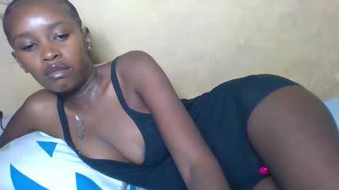 prettycarl_2 online show from April 19, 6:47 am