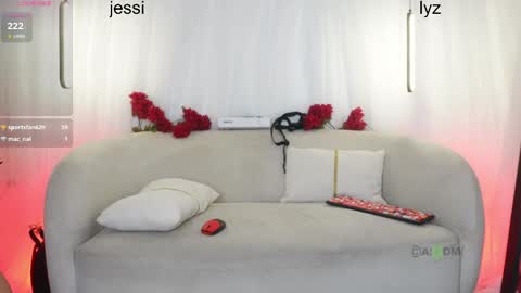 lyz and jessi online show from June 3, 12:57 am