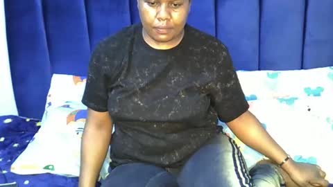 prettymel_ online show from September 27, 10:51 pm