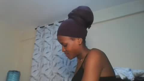 prettypussy_24 online show from May 30, 9:24 pm