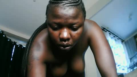 prettyreen online show from November 25, 5:39 am