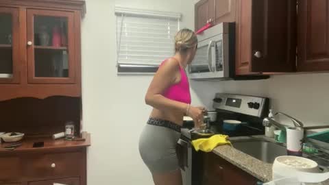 prettyyykittyyy22 online show from January 14, 8:28 pm