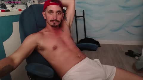 Riffraff online show from August 4, 12:12 pm