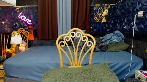 Snapshot of princenavheen chatting on October 28, 11:33 am Prince online show from October 28, 11:33 am