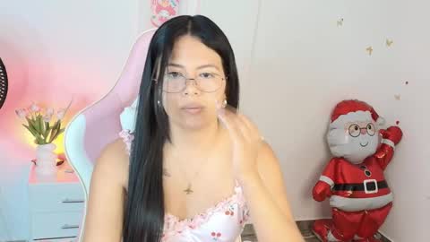 princess_daniaa online show from March 22, 7:29 pm