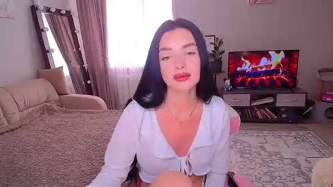 princessamira1 online show from August 6, 6:11 am