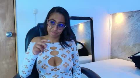 Priscila  online show from November 26, 9:44 pm