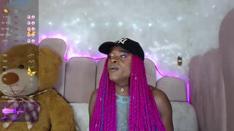 Snapshot of puca_eboony chatting on January 28, 1:50 am pucca online show from January 28, 1:50 am