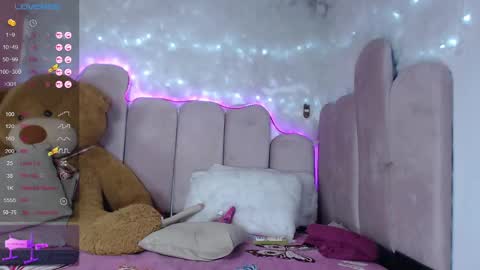 Snapshot of puca_eboony chatting on January 22, 6:41 pm pucca online show from January 22, 6:41 pm