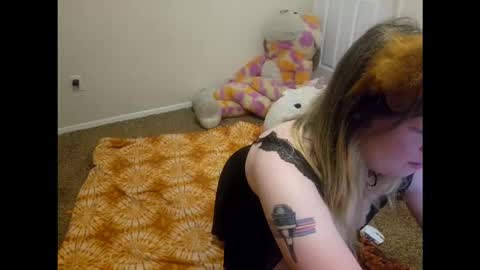 puppygirllovestobeg online show from May 11, 7:04 am