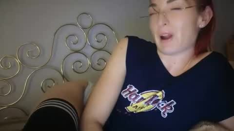 Snapshot of purplerainn69 chatting on October 18, 7:51 pm PurpleRainn69 Dina online show from October 18, 7:51 pm
