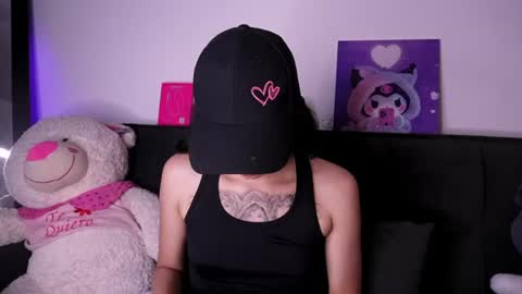 Alynn online show from August 2, 5:59 pm