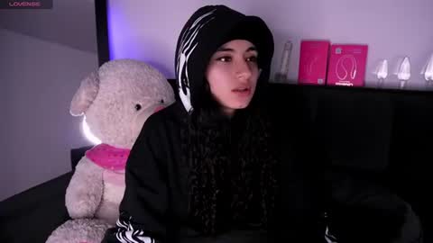 Alynn online show from July 1, 3:04 am