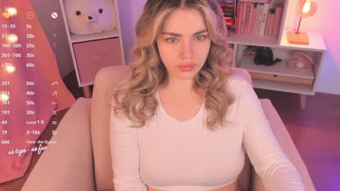 Snapshot of pussy_kattt chatting on January 26, 5:45 am kat follow  online show from January 26, 5:45 am