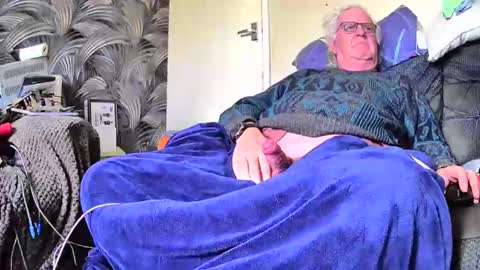 Genital sucker online show from April 19, 12:06 pm