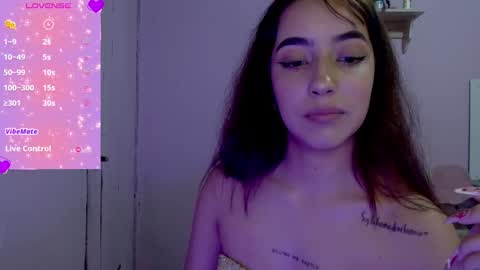 Snapshot of quee_tiana chatting on October 28, 12:44 am your princess online show from October 28, 12:44 am