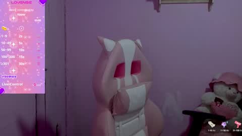 Snapshot of quee_tiana chatting on October 9, 2:28 am your princess online show from October 9, 2:28 am