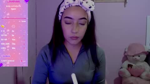 Snapshot of quee_tiana chatting on October 4, 5:16 am your princess online show from October 4, 5:16 am