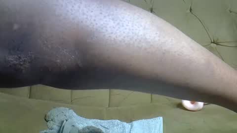 queeen online show from February 7, 10:40 am