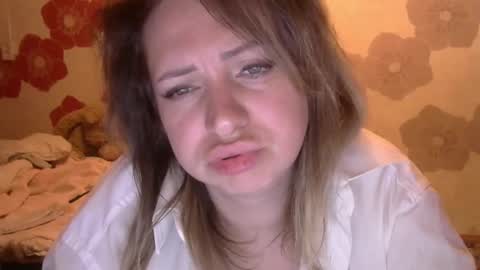 Snapshot of queen_daenerys chatting on September 28, 8:29 pm Queen Daenerys online show from September 28, 8:29 pm