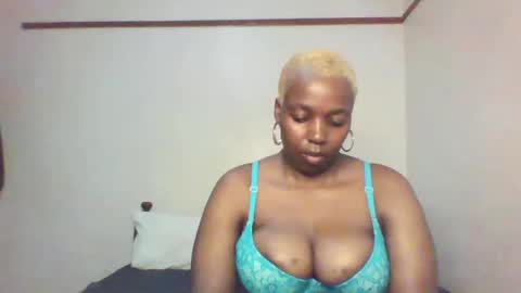 QUEEN online show from March 3, 3:30 am