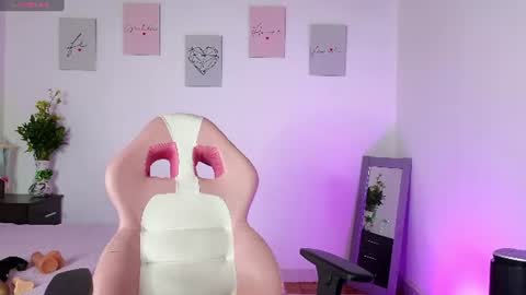 QueenNyx online show from July 2, 12:19 am