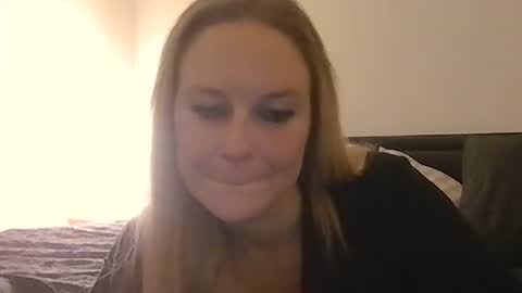 queenb6969694u online show from September 24, 10:00 am